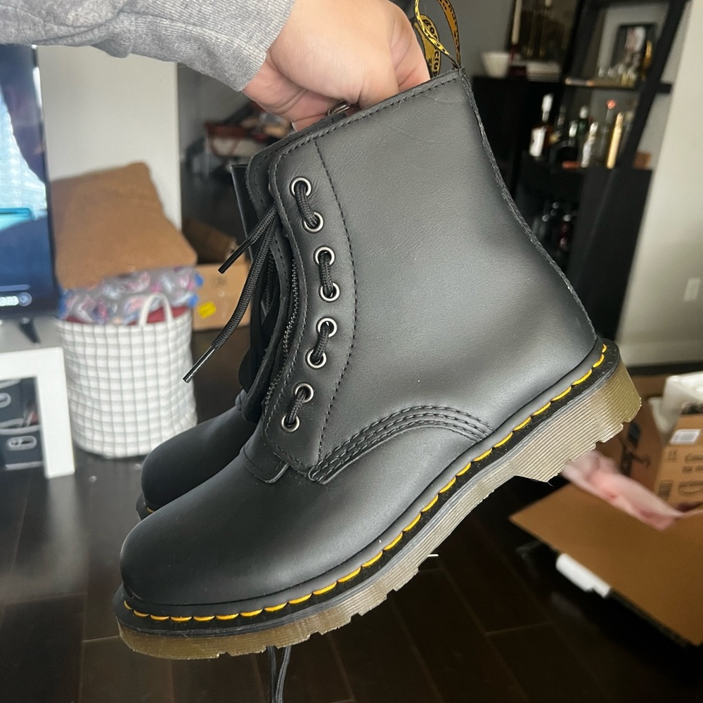 DOC MARTEN COMBAT BOOTS - Picture 5 of 5